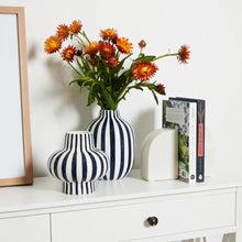 Load image into Gallery viewer, Marble Curved Book Ends (14.5x9.5x6cm)