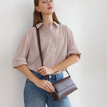 Load image into Gallery viewer, Sophia Crossbody Bag - Honey