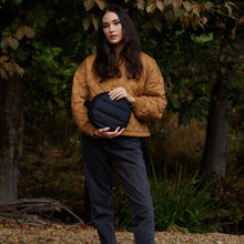 Load image into Gallery viewer, Beauty Base Cloud - Black