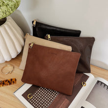 Load image into Gallery viewer, Louie Pouch - Saddle Black