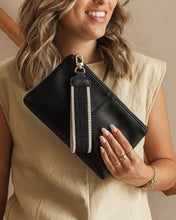 Load image into Gallery viewer, Mimi Clutch - Black