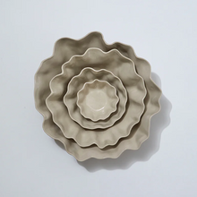 Load image into Gallery viewer, Ruffle Bowl (S) Chalk White - Marmoset Found