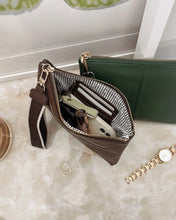 Load image into Gallery viewer, Mimi Clutch - Chocolate