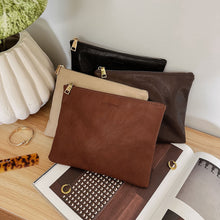 Load image into Gallery viewer, Louie Pouch - Saddle Chocolate
