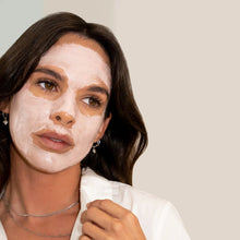 Load image into Gallery viewer, Stray Willow Facial Mask - Peach Tea
