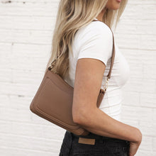 Load image into Gallery viewer, Linda Crossbody Bag - Caramel
