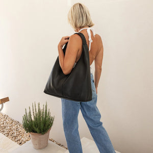 Avery Shoulder Bag - Black