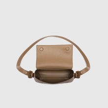 Load image into Gallery viewer, Sophia Crossbody Bag - Honey
