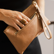 Load image into Gallery viewer, Mimi Clutch - Camel
