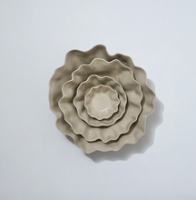 Load image into Gallery viewer, Ruffle Bowl (S) Chalk White - Marmoset Found
