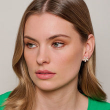 Load image into Gallery viewer, Earring - White Lily
