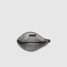Load image into Gallery viewer, Louie Pouch - Saddle Chocolate
