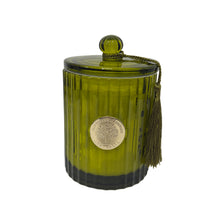 Load image into Gallery viewer, Christmas Candle - Winter Pine 410g
