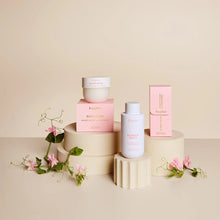 Load image into Gallery viewer, White Peony &amp; Cashmere - Bubble Bath
