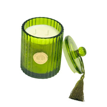 Load image into Gallery viewer, Christmas Candle - Winter Pine 410g
