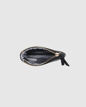 Load image into Gallery viewer, Kuta Purse - Black
